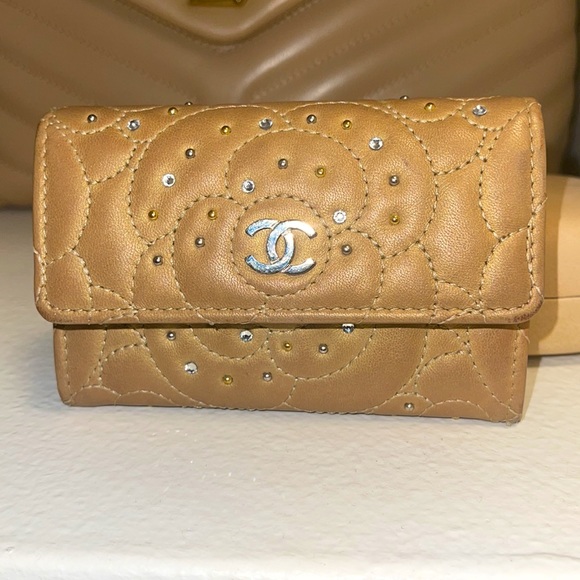 CHANEL Like New Chanel Wallet 🤎 Limited Edition - Picture 3 of 5